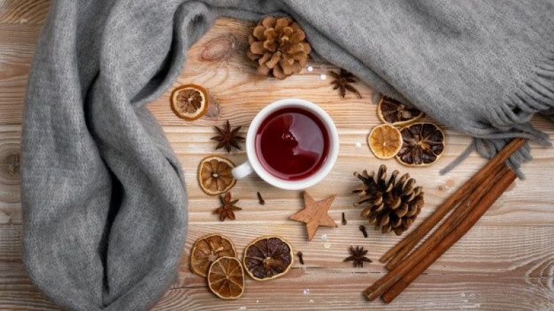 Grip Çayı Tarifleri ile Kış Aylarını Sağlıklı Geçirin! | Grip çayı çeşitleri hem içimi lezzetli hem de bizleri gribe karşı koruyan sıcak içeceklerdir. E, kış da kapıda olduğundan henüz grip olmadan önce bu çayları mutlaka denemelisiniz!