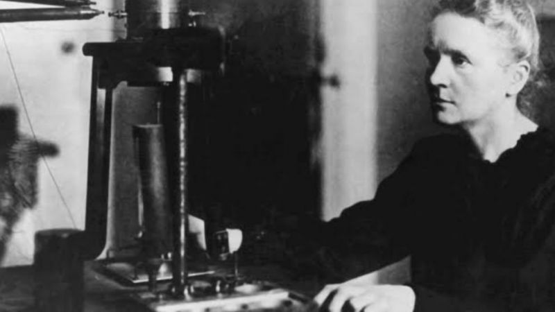 Curie Çifti Radyumun Keşfini Bilim Dünyasına Duyurdu