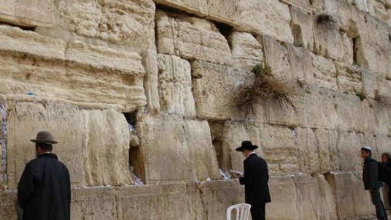 Ağlama Duvarı'na Yahudiler Kotel Diyor