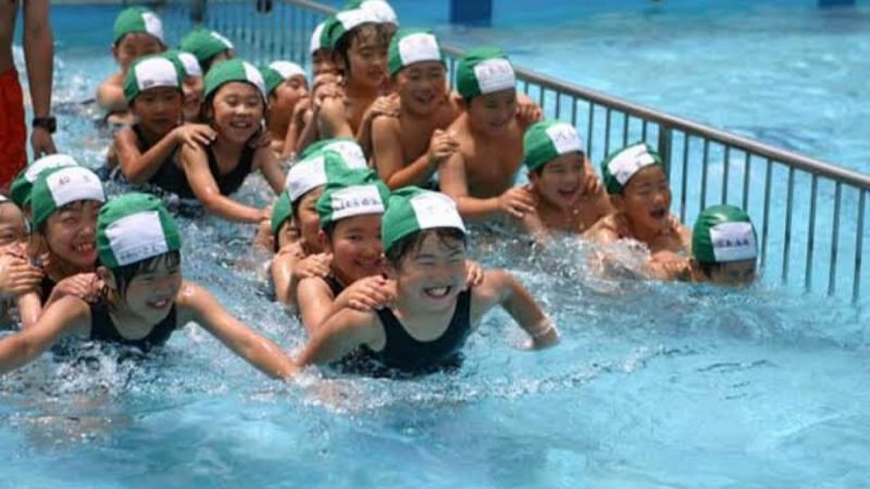 Okullarda Yüzme Havuzu ve Jimnastik Salonları Var
