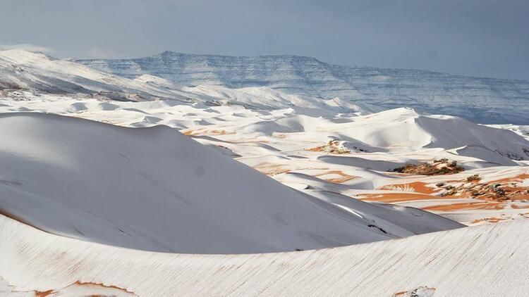 1979 yılında Hiç Olmayacak Bir Olay Yaşandı: Sıcaklığı ile Bunaltan Sahra Çölüne Kar Yağdı.