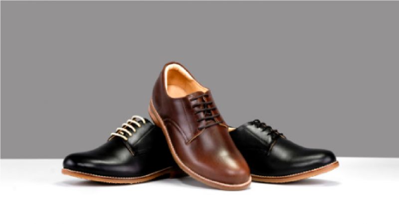 Erkek Klasik Ayakkabı Modelleri ile Gecenin Yıldızı Siz Olun | Klasik ayakkabı erkeklerin vazgeçilmezidir. Erkek klasik ayakkabı, giyilen şık bir takımında bütünleyicisi durumundadır. Dolayısıyla erkekler hem trend ürünleri hem de modern bir şıklığa sahip ürünleri tercih etmektedir. Her kesime hitap eden parlak, deri, mat gibi ayrıntılar mevcuttur.