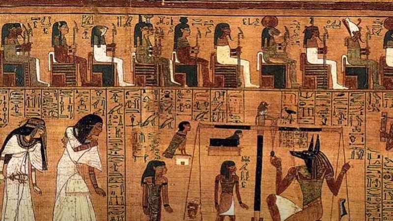 Mısır Tanrıçaları İsimleri ve Tanrıların Özellikleri | Mısır tanrıça isimleri, her ne kadar bizim dilimize tuhaf tınılı gelseler de altlarında güzel anlamlar taşımaktadırlar. Aynı şekilde Mısır tanrıları isimleri de tanrıların kudretlerini ve kaderlerini anlatan hikayelere sahiptir. Mitolojinin en önemli değerlerinden olan Mısır mitolojisi, tıpkı Yunan ve Sümer mitolojileri gibi derin hikayelere sahiptir.