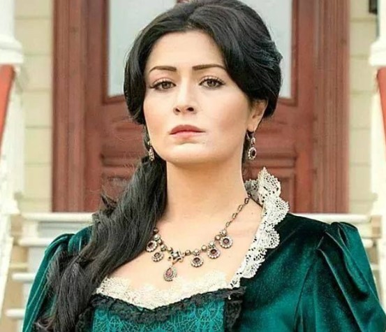 Deniz Çakır Kimdir ? Deniz Çakır Anne ve Babası Kimdir? Deniz Çakır’ın Oynadığı Diziler Nelerdir?