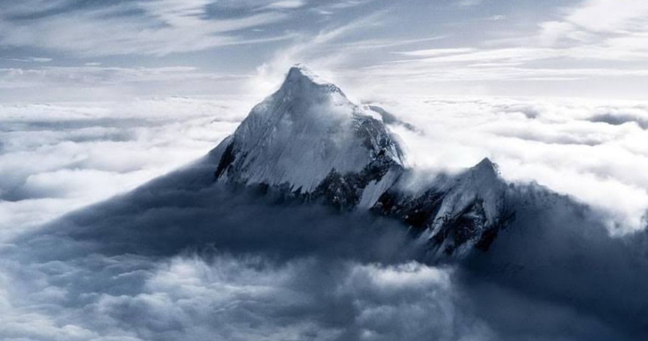Dünyanın Zirvesi Everest ve Çözülemeyen Büyük Sırrı…