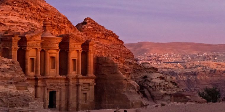 Petra Antik Kenti Nerededir? İşte Dünyanın En Görkemli ve Gizemli Antik Yerleşim Yerlerinden Biri!