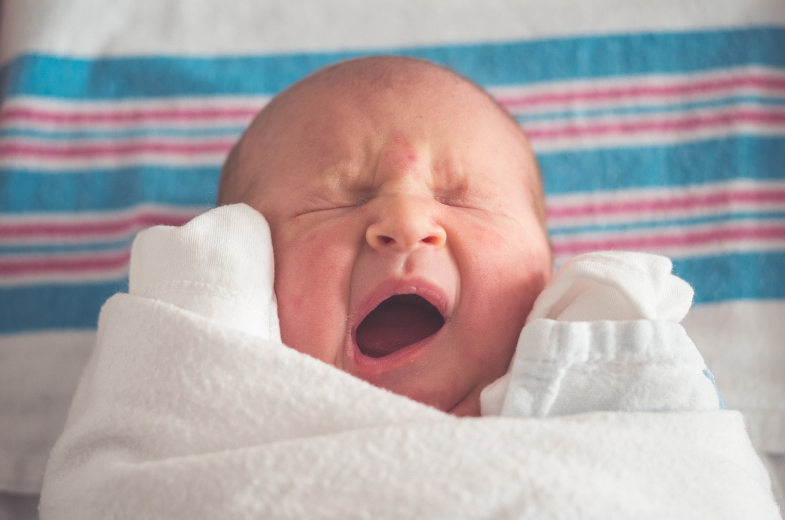 Yeni Doğan Bebeğe Kimlik Çıkarma Nasıl Yapılır