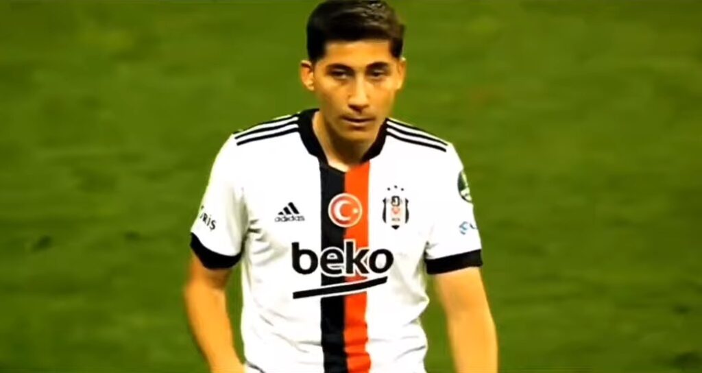 Beşiktaş Emirhan İlkhan ile 3 Yıllık Sözleşme İmzaladı