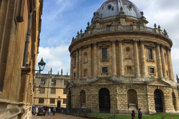 Eşsiz Mimarisi ile Radcliffe Camera Oxford Üniversitesi Kalbi ve Simgesi Radcliffe Camera  