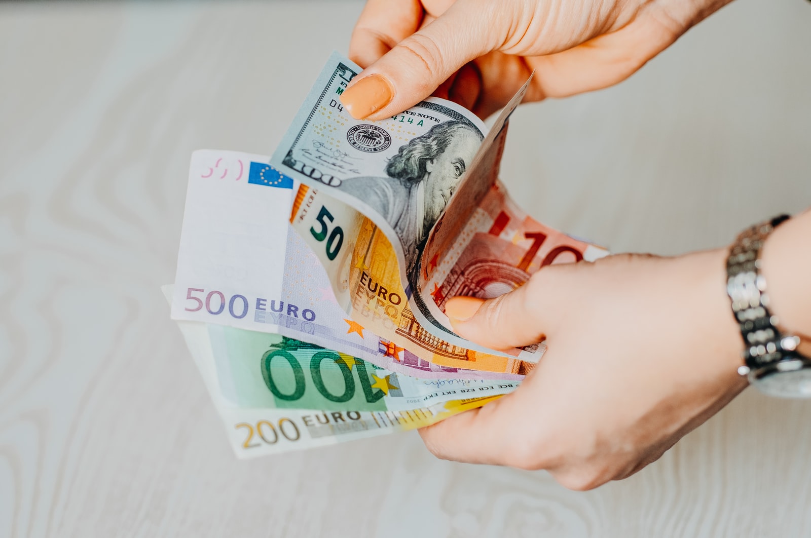 Avusturya’da Enflasyon Desteği! Halka 1.000 Euro’ya Kadar Nakit Desteği Verilecek