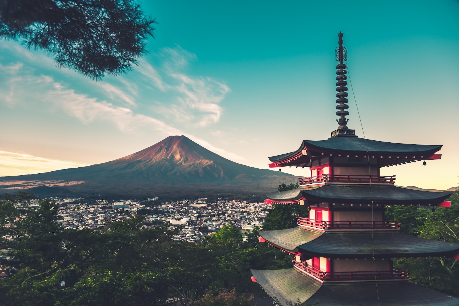 Japonya'nın Doğal Simgesi Kutsal Fuji Dağı ve Fuji Dağı’nın Benzersiz Efsanesi