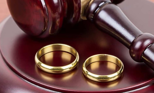 Eşlerden Birinin Boşanmaması Halinde Sonuç Ne Olur?
