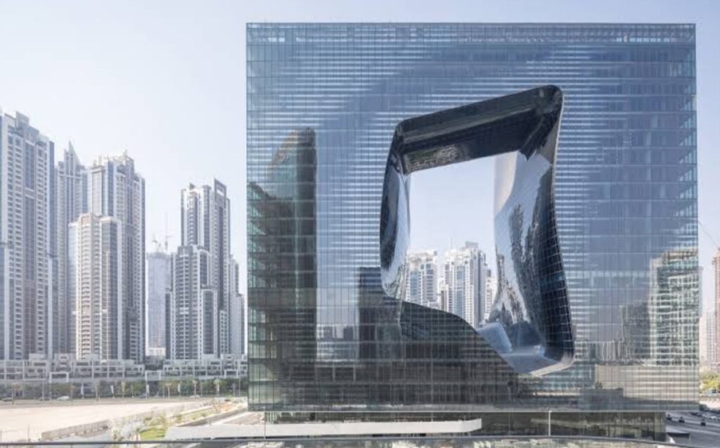 Mimari Bir Başyapıt: Opus Hotel Dubai (Me Dubai Otel)