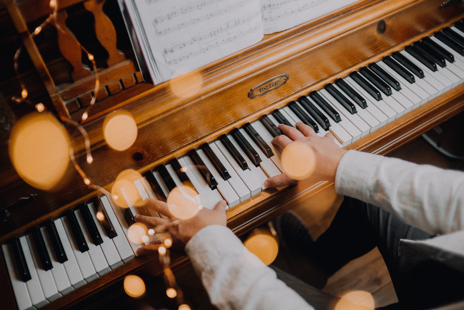 30 Yabancı Türkçe Kolay Piyano Notaları ve Şarkıları