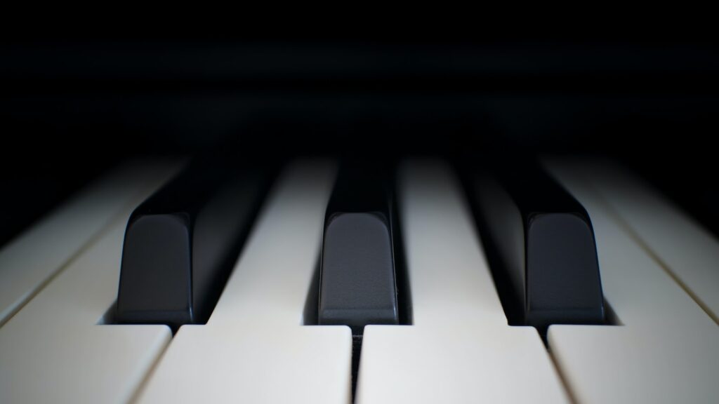 30 Yabancı ve Türkçe Kolay Piyano Notaları ve Şarkıları