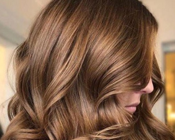 Karamel Saç Rengi Tonları Nasıl Elde Edilir | Karamel Saç Rengi Kimlere Yakışır?