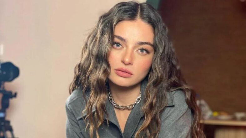Ayça Ayşin Turan Kimdir | Ayça Ayşin Turan Boy Kilo Nedir? Ayça Ayşin Turan Oynadığı Diziler Neler?