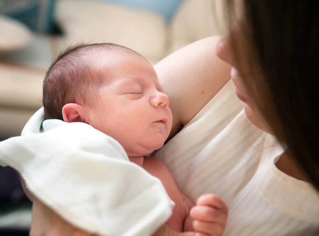 anneler günü ilk olarak ne zaman, nerede ve nasıl kutlanmıştır? İşte merak edilen tüm yönleri ile dünyada ve ülkemizde "Anneler Günü Tarihçesi"... baby, newborn, child