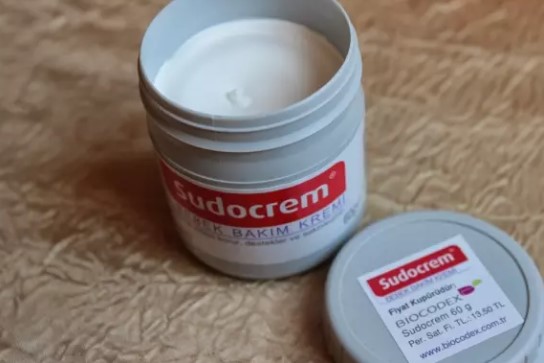  Sudocrem Yüze Sürülür mü | Sudocrem Cildi Kurutur mu? Sudocrem Faydaları Ne?