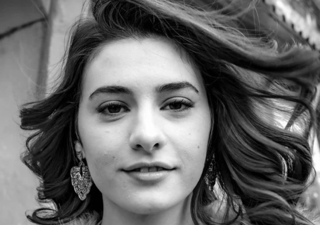 Asude Kalebek Kimdir | Yeni Dizi A.B.İ Oyuncusu Asude Kalebek Ne Mezunu?