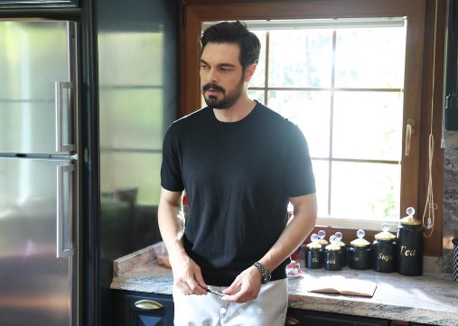 Halil İbrahim Ceyhan Kimdir | Kirli Sepeti Dizisinin Murat’ı Halil İbrahim Ceylan Kaç Yaşında?