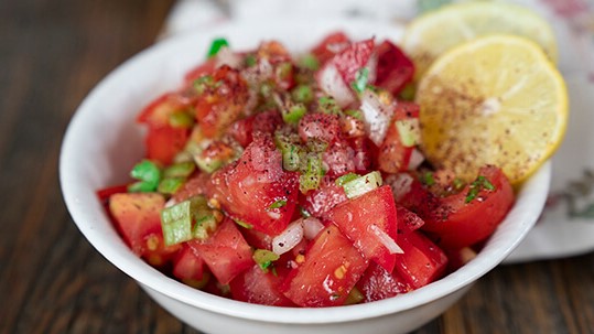 1 Porsiyon Domates Salatası Kaç Kalori?