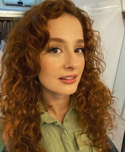 Nazlı Çetin Kimdir