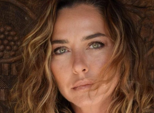 Ece Uslu'nun rol aldığı popüler diziler ve filmler