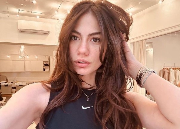Demet Özdemir Kimdir | Demet Özdemir Kiminle Sevgili? Demet Özdemir’in Yeni Projesi Ne? 