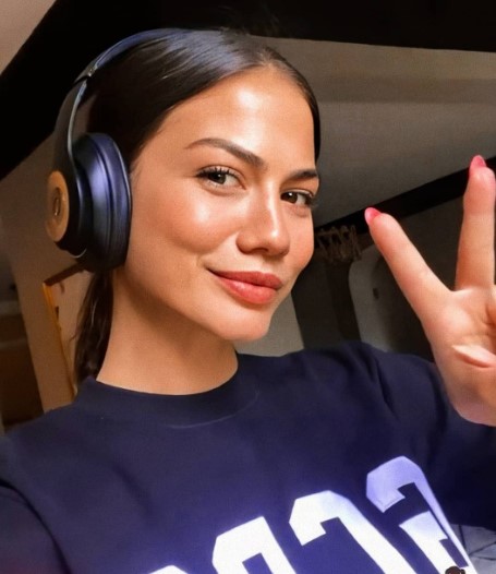 Demet Özdemir Kimdir | Demet Özdemir Kiminle Sevgili? Demet Özdemir’in Yeni Projesi Ne?