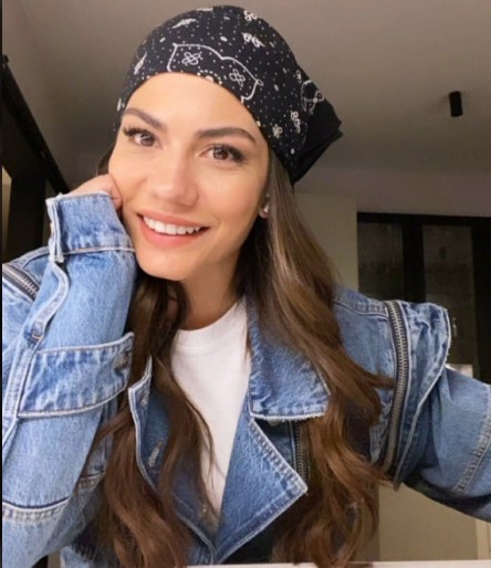 Demet Özdemir Kimdir | Demet Özdemir Kiminle Sevgili? Demet Özdemir’in Yeni Projesi Ne?