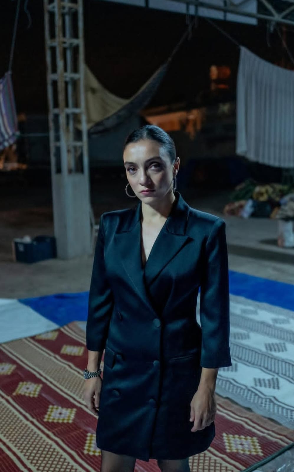 Merve Dizdar eğitimi, Çanakkale Onsekiz Mart Üniversitesi Oyunculuk Bölümü mezunu