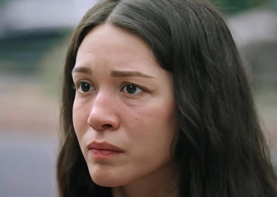 Hazal Subaşı Kimdir | Sahipsizler Dizisi Azize Hazal Subaşı Kaç Yaşında?