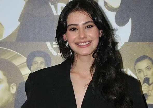 Helin Kandemir Kimdir | Helin Kandemir Hangi Dizide Oynuyor? Helin Kandemir Evli mi? 