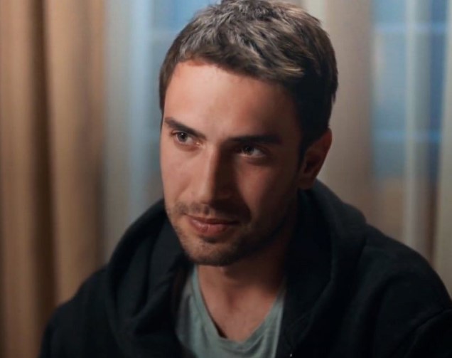 Ulaş Tuna Astepe Kimdir | Ulaş Tuna Astepe Çift Kişilik Oda Dizisinde Hangi Rolde? 