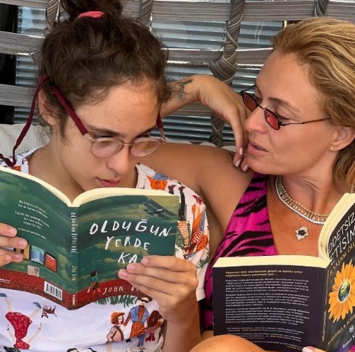 Ceyda Düvenci Kimdir | Ceyda Düvenci Boşandı mı? Ceyda Düvenci Yeni Sevgilisi Kim?