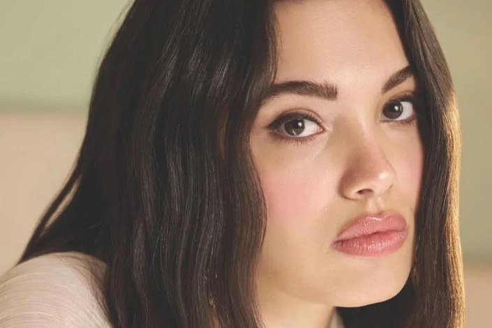 Lizge Cömert Kimdir | Lizge Cömert Kiminle Sevgili? Lizge Cömert’in Yeni Dizi Projesi Nedir?