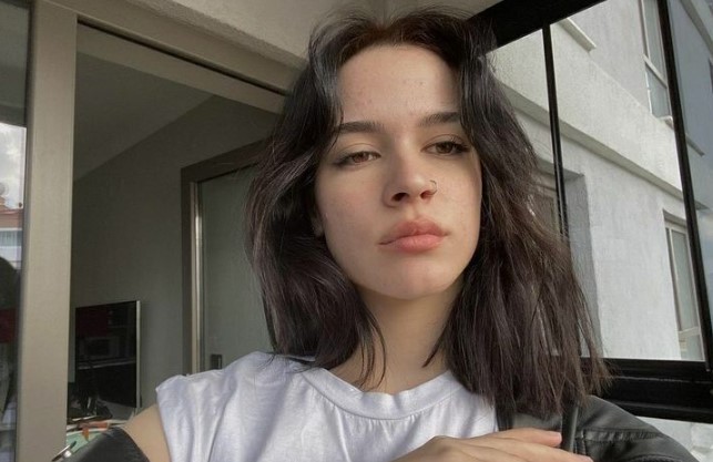 Helin Elveren Kimdir | Çarpıntı Dizisi Sezin’i Helin Elveren Kaç Yaşında?