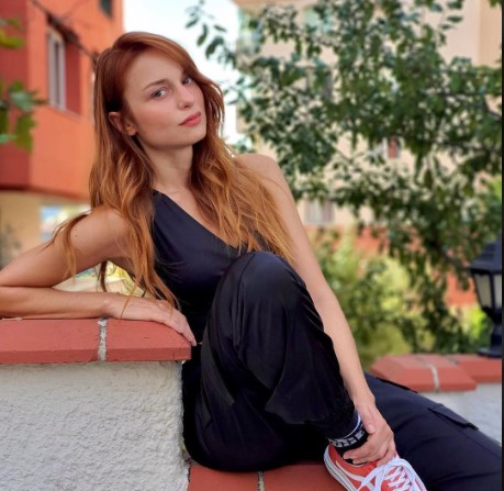 Nilperi Şahinkaya Kimdir | Kral Kaybederse Özlem Nilperi Şahinkaya Nereli?