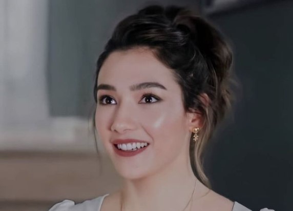 Aybüke Pusat Kimdir | Halef Dizisi Melek’i Aybüke Pusat Kaç Yaşında? 