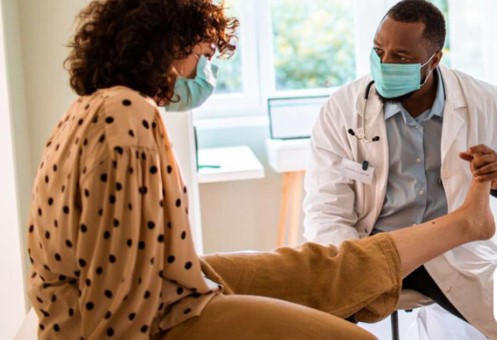 Bacaklarda Titreme Neden Olur | Bacak Titremesi Neyin Belirtisi Olabilir? 