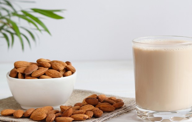 Badem Sütü Nasıl Yapılır | Badem Sütünün Faydaları Neler? 