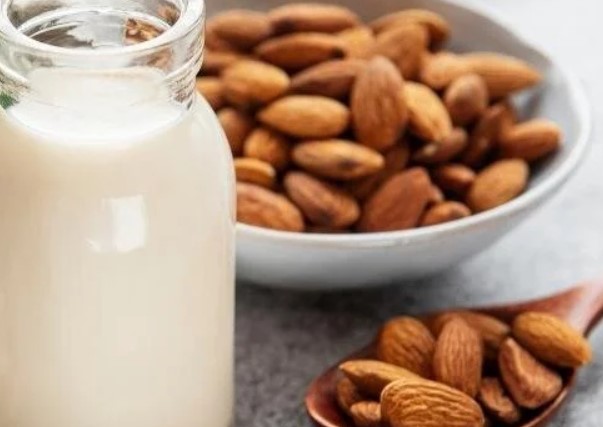 Badem Sütü Nasıl Yapılır | Badem Sütünün Faydaları Neler? 