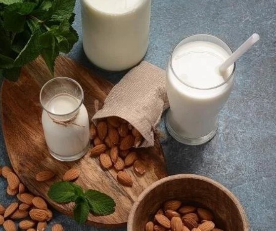 Badem Sütü Nasıl Yapılır | Badem Sütünün Faydaları Neler? 