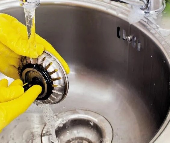 Giderlerden Koku Gelmesi Nasıl Önlenir? Giderlerden Gelen Kokuyu Giderme