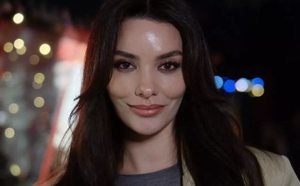 Hazal Filiz Küçükköse Kimdir | Hazal Filiz Küçükköse Hangi Dizi ile Ekranlara Geri Döndü? 