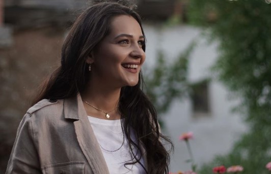 Gülsim Ali Kimdir | Gülsim Ali Evli mi? Gülsim Ali Yeni Dizisi Ne? 