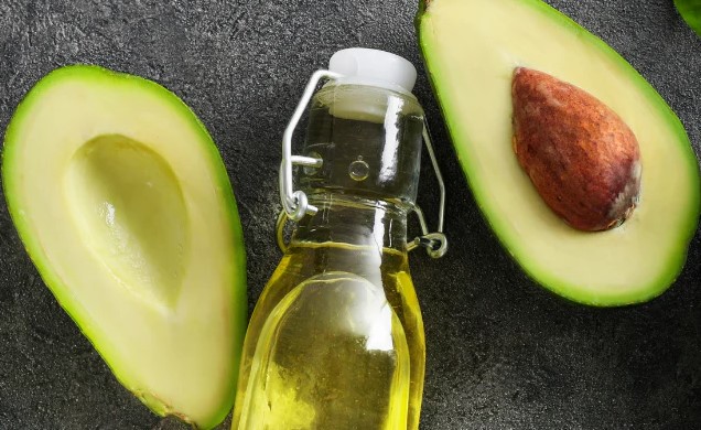 Avokado Çekirdeği Yağı Ne İşe Yarar | Avokado Çekirdeği Yağı Yüze Sürülür mü?