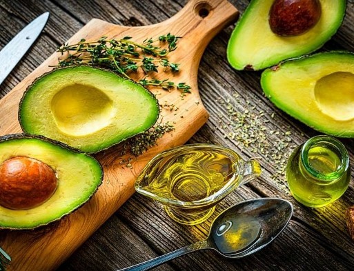 Avokado Çekirdeği Yağı Ne İşe Yarar | Avokado Çekirdeği Yağı Yüze Sürülür mü? 