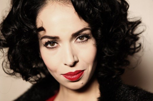 Esra Ronabar Kimdir | Esra Ronabar Kaç Yaşında? Esra Ronabar Türk mü?